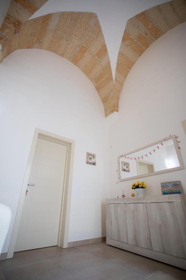 Bed&Dreams In Salento Bilocale Con Vasca Idromassaggio Villa Guagnano Bagian luar foto